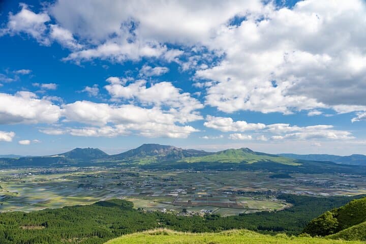 Kumamoto Castle, Suizenji Garden & Mt. Aso Full-Day Highlights Tour photo 2