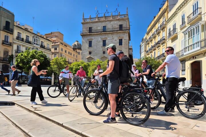Glide Valencia: Half-Day Self-Guided Electric Bike Tour of City Sights photo 4