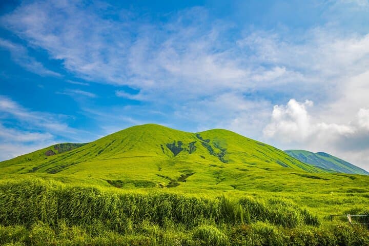 Kumamoto Castle, Suizenji Garden & Mt. Aso Full-Day Highlights Tour photo 5