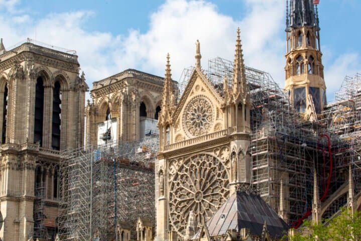 Notre-Dame-and-Île-de-la-Cité-guided-walking-tour-with-crypt-access photo 4