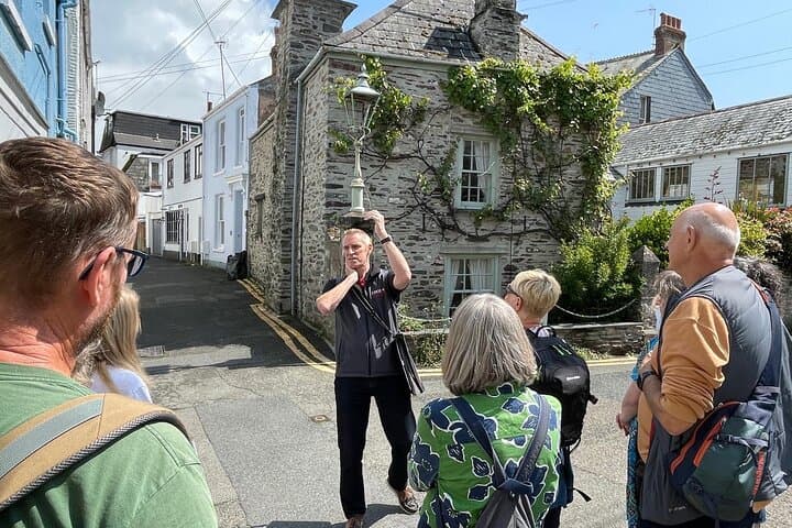 Looe Smugglers and Skullduggery Walking Tour — Old Guildhall to Banjo Pier photo 6