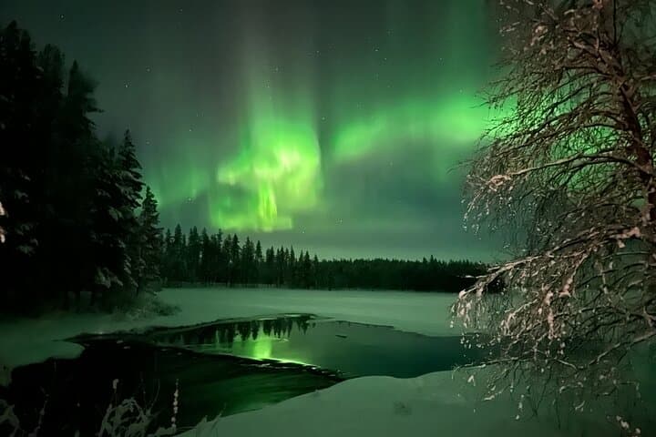 Private Northern Lights Chase in Rovaniemi — Guaranteed Aurora Viewing & Photo Guide