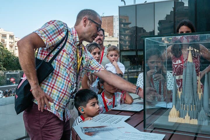 Sagrada Familia Family Tour: A 90-Minute Interactive Experience for Kids in Barcelona photo 2