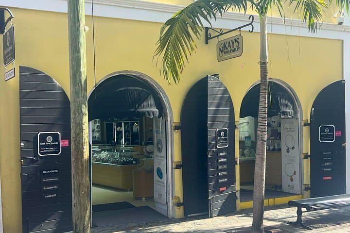 Drinks and Diamonds Luxury Jewelry Experience in St. Thomas