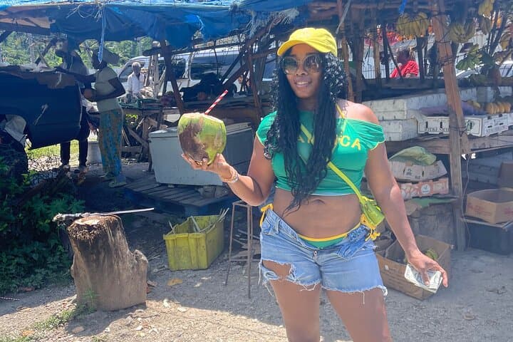 Montego Bay City Highlights & Bamboo Rafting: City Sights, Shopping and a Relaxing River Float photo 2