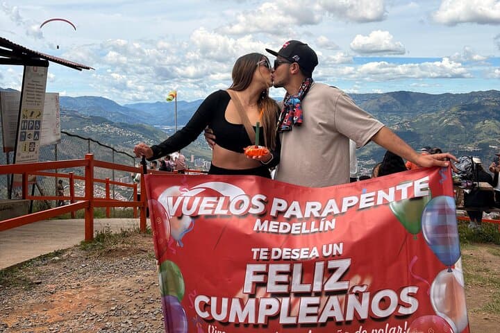 Paragliding Over Medellín: Tandem Flights From the Mountains photo 6