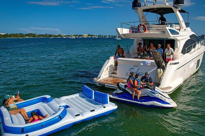 Miami Luxury Yacht Charter with Jetskis and Water Toys — 4-Hour Private Cruise photo 2