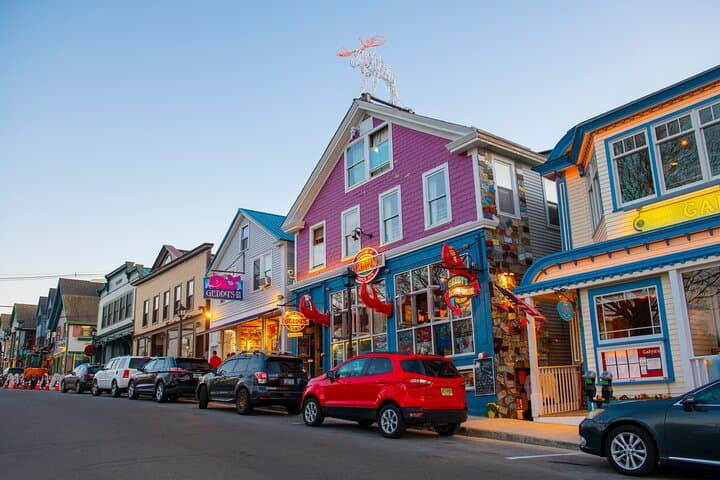 Explore Bar Harbor: Cadillac Mountain, Thunder Hole, & Acadia’s Coastal Wonders