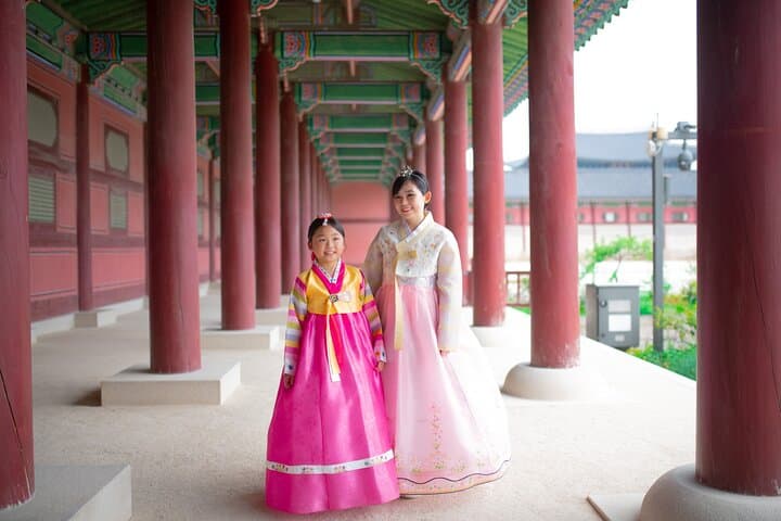 Hanbok Photoshoot at Gyeongbokgung: Private Professional Session in Seoul photo 4