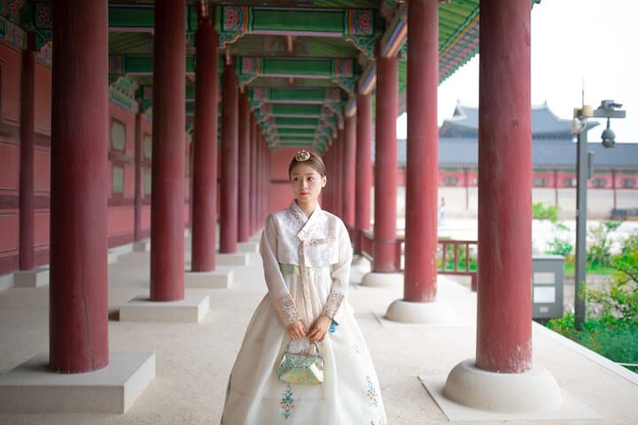 Hanbok Photoshoot at Gyeongbokgung: Private Professional Session in Seoul photo 5