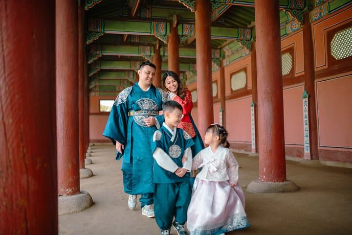 Hanbok Photoshoot at Gyeongbokgung: Private Professional Session in Seoul photo 3