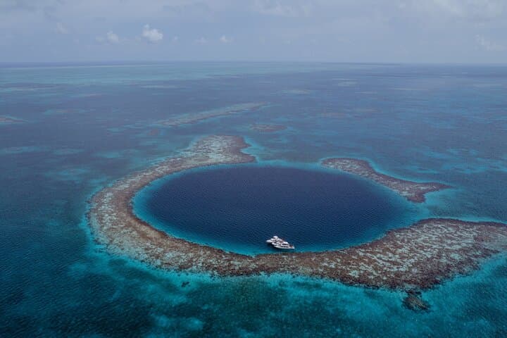 Great Blue Hole & Lighthouse Reef Atoll: Full-Day Snorkel Adventure from San Pedro photo 1