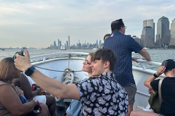 Sunset Statue of Liberty Express — 60-Minute Evening Sightseeing Cruise from Pier 36 photo 2