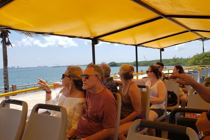 Open-Bus Cancun City Tour: Downtown Highlights, El Meco & Tequila Tasting