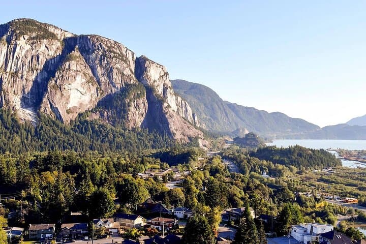 Private Squamish Canyon Sightseeing Tour: Mamquam & Shannon Falls Day Trip from Vancouver photo 3