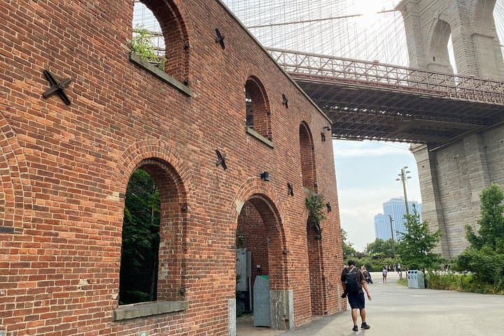 Historic Brooklyn Heights & Trendy DUMBO Walking Tour photo 3