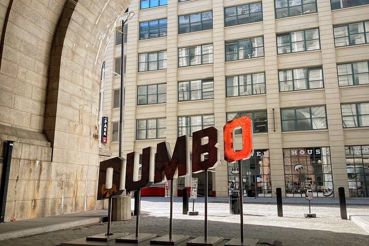 Historic Brooklyn Heights & Trendy DUMBO Walking Tour photo 1