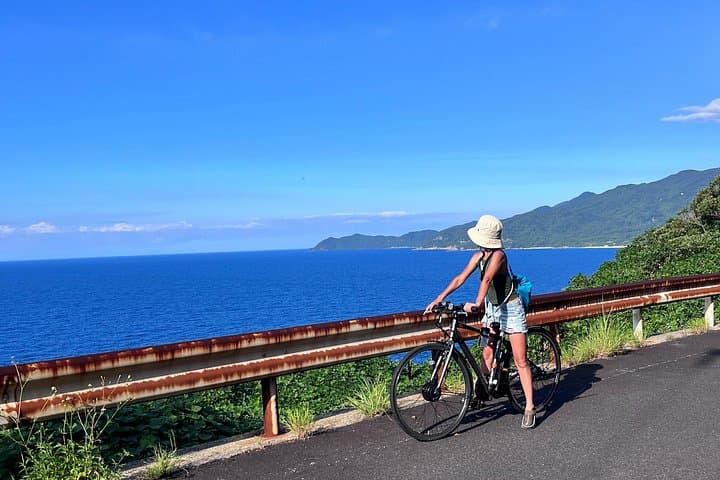 Yakushima Electric Bike Rentals: Explore Ancient Cedars and Coastal Roads by E‑Bike photo 2