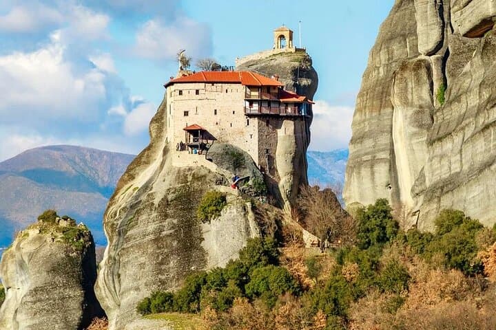 Private Delphi, Meteora & Thermopylae Tour from Athens — 2-Day Cultural Road Trip photo 6
