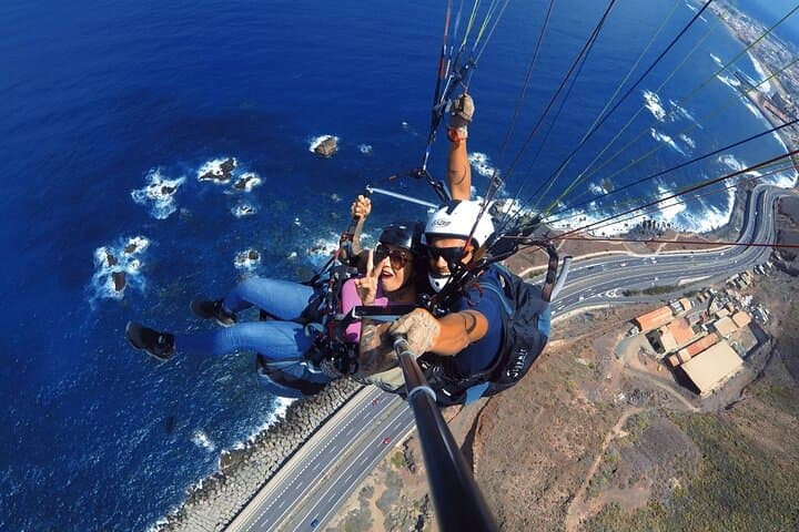 Tandem Paragliding Over Las Palmas and Playa de las Canteras photo 3