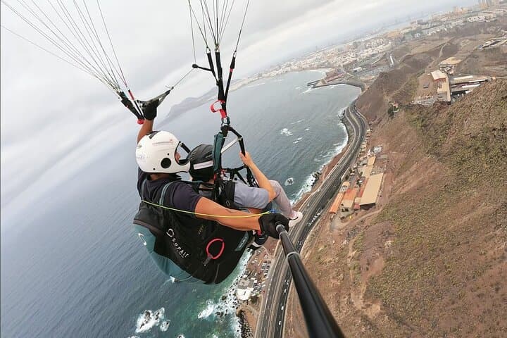 Tandem Paragliding Over Las Palmas and Playa de las Canteras photo 4