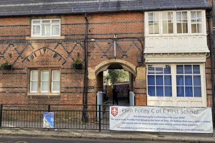 Self-Guided Eton Walking Tour: College, High Street & Riverside History photo 4