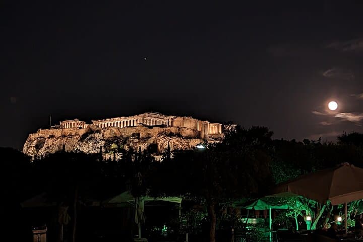 Athens After Dark: Enchanting Night Walking Tour with Dinner