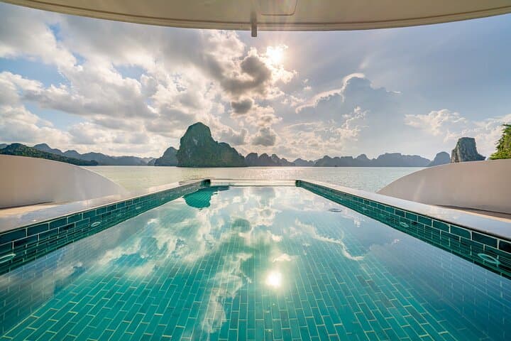 Halong Bay Luxury Day Cruise from Hanoi — Leona 5-Star Highlights & Practical Guide photo 6