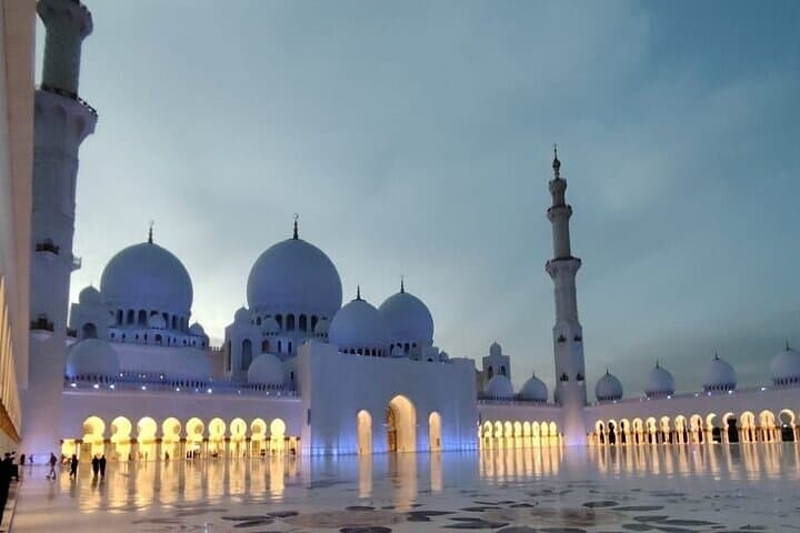Abu Dhabi Full-Day Sightseeing: Grand Mosque, Corniche & Ferrari World photo 2