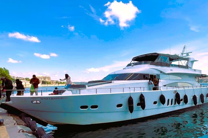bosphorus-luxury-lunch-cruise-black-sea-swim