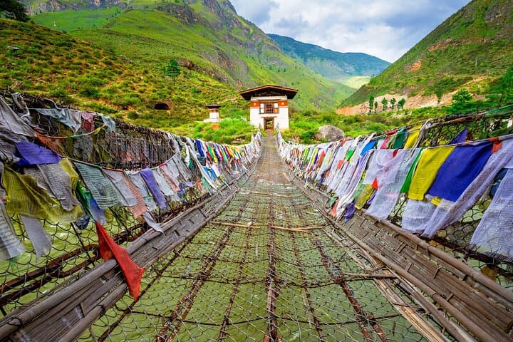 Private Paro Day Tour: Tiger’s Nest, Dzong & Museum by Car photo 4