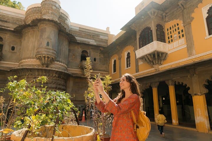 Private Udaipur Tour: City Palace, Lake Pichola & Royal Highlights photo 3