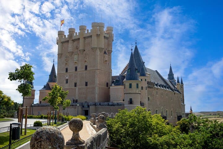 Segovia Alcázar Castle Entry and Tower Visit: Timed Ticket to the Tower of John II photo 4