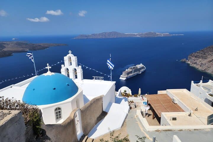 Private Tailor-Made Santorini Tour: Caldera Views, Oia & Akrotiri photo 5