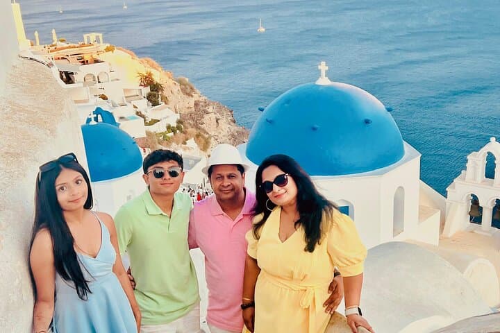 Private Tailor-Made Santorini Tour: Caldera Views, Oia & Akrotiri photo 6