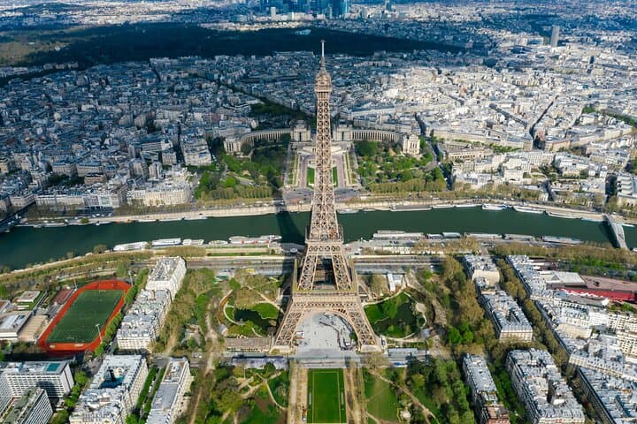 One Day in Paris from Le Havre: Eiffel Tower, Seine Cruise & Champs-Élysées photo 4