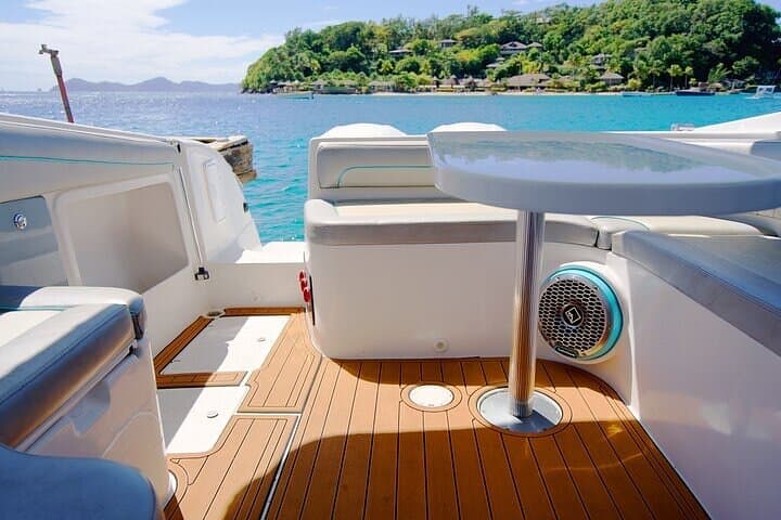 Union Island Clifton Private Tour — Beaches, Snorkeling & Moonhole Cruise