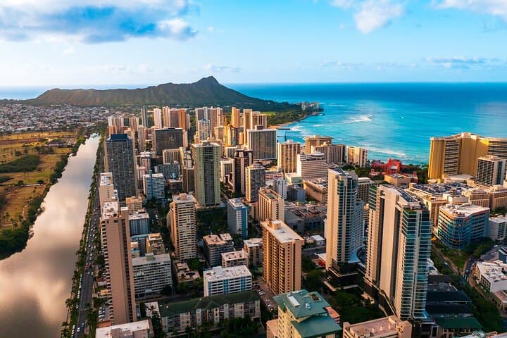 Honolulu Self-Guided Bar Crawl: Beaches, Brews & City Views photo 2