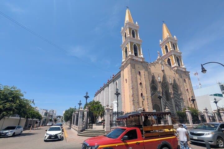 Mazatlán Cathedral Walking Tour: History, Art & Neighborhood Stroll photo 3