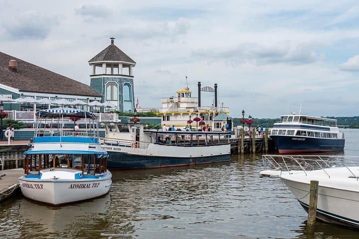 Old Town Alexandria Scavenger Hunt: Private App-Led Historic Adventure photo 2