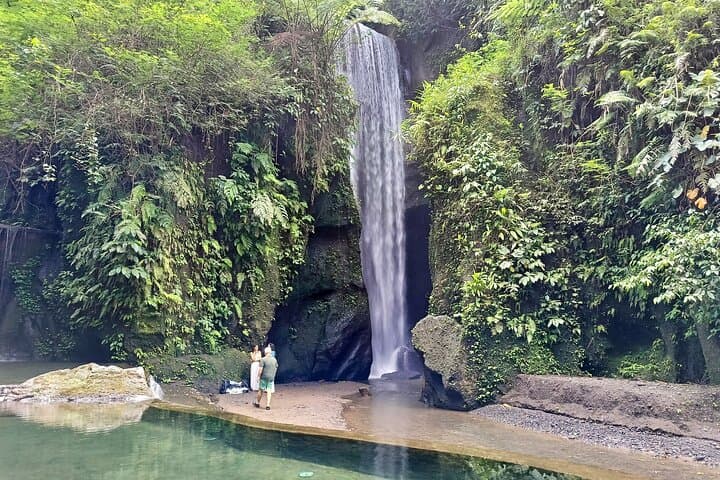 ubud-waterfalls-tour-kanto-lampo-tibumana-tukad-cepung-goa-raja photo 5