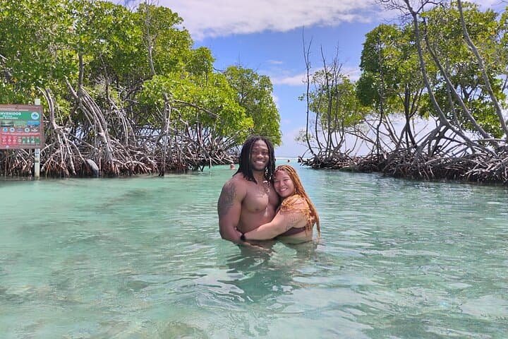 La Parguera Boat Charter: Kayak, Snorkel & Cayo Caracoles Day Trip photo 2