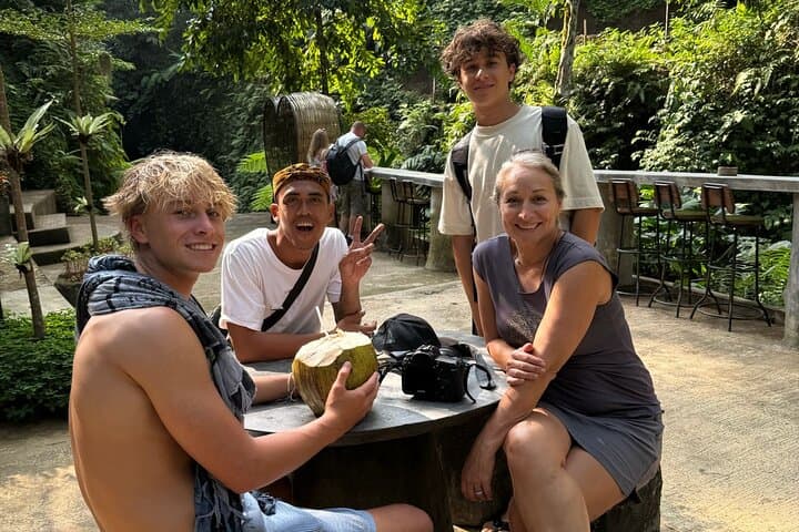 ubud-waterfalls-tour-kanto-lampo-tibumana-tukad-cepung-goa-raja photo 6