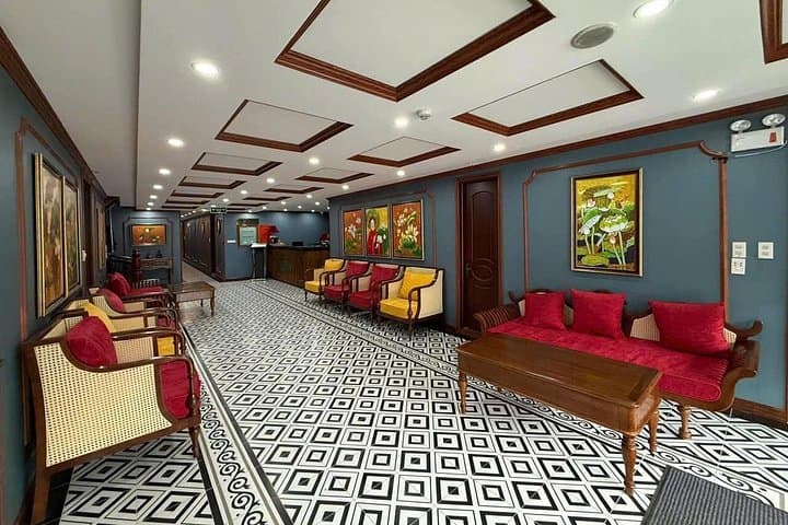 Halong Verdure Grandeur: 2-Day Luxury Overnight Cruise from Hanoi photo 4