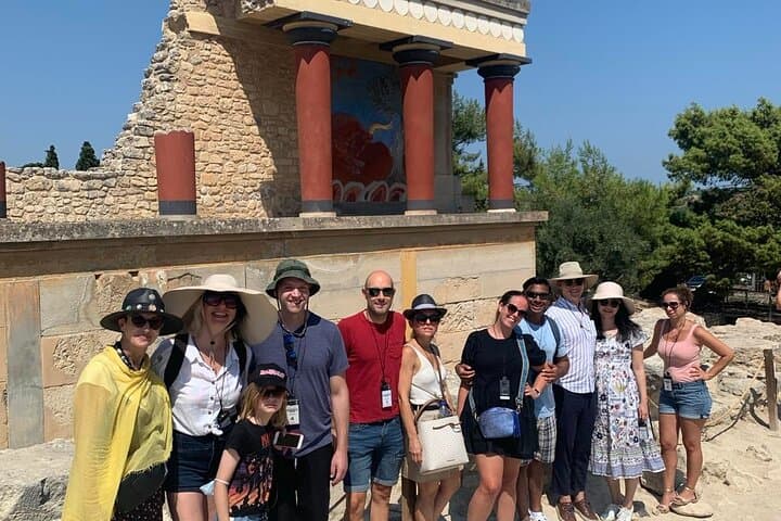 Knossos Palace Guided Tour: Skip-the-Line Small-Group Visit from Heraklion