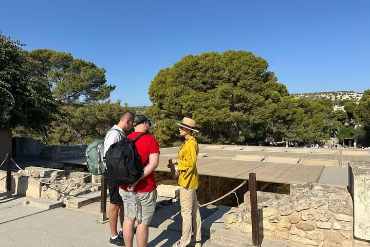 Knossos Palace Guided Tour: Skip-the-Line Small-Group Visit from Heraklion photo 2