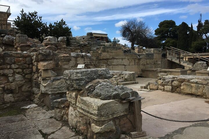Knossos Palace Guided Tour: Skip-the-Line Small-Group Visit from Heraklion photo 5