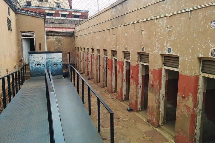 Half-Day Johannesburg Sightseeing Tour — Constitution Hill, Maboneng & Nelson Mandela Bridge photo 3