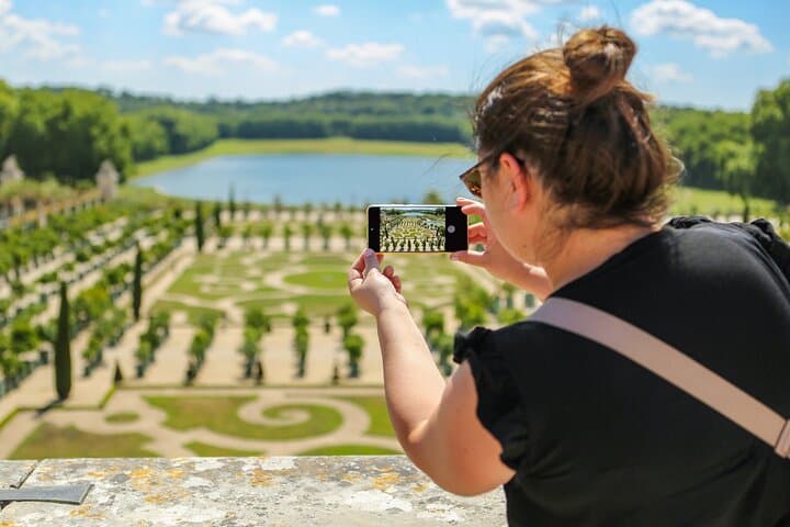Inside Versailles: A Practical Half-Day Guide to the Palace, Gardens & Trianon photo 5