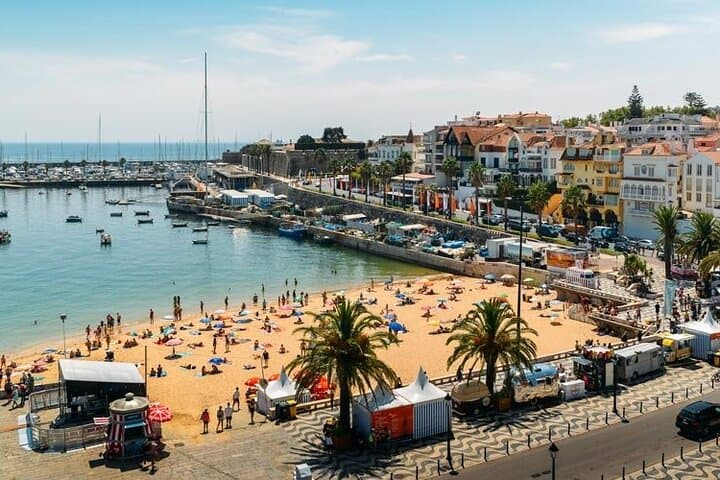 Lisbon Surf and Sintra Day Trip: Morning Surf at Carcavelos and Afternoon in Sintra